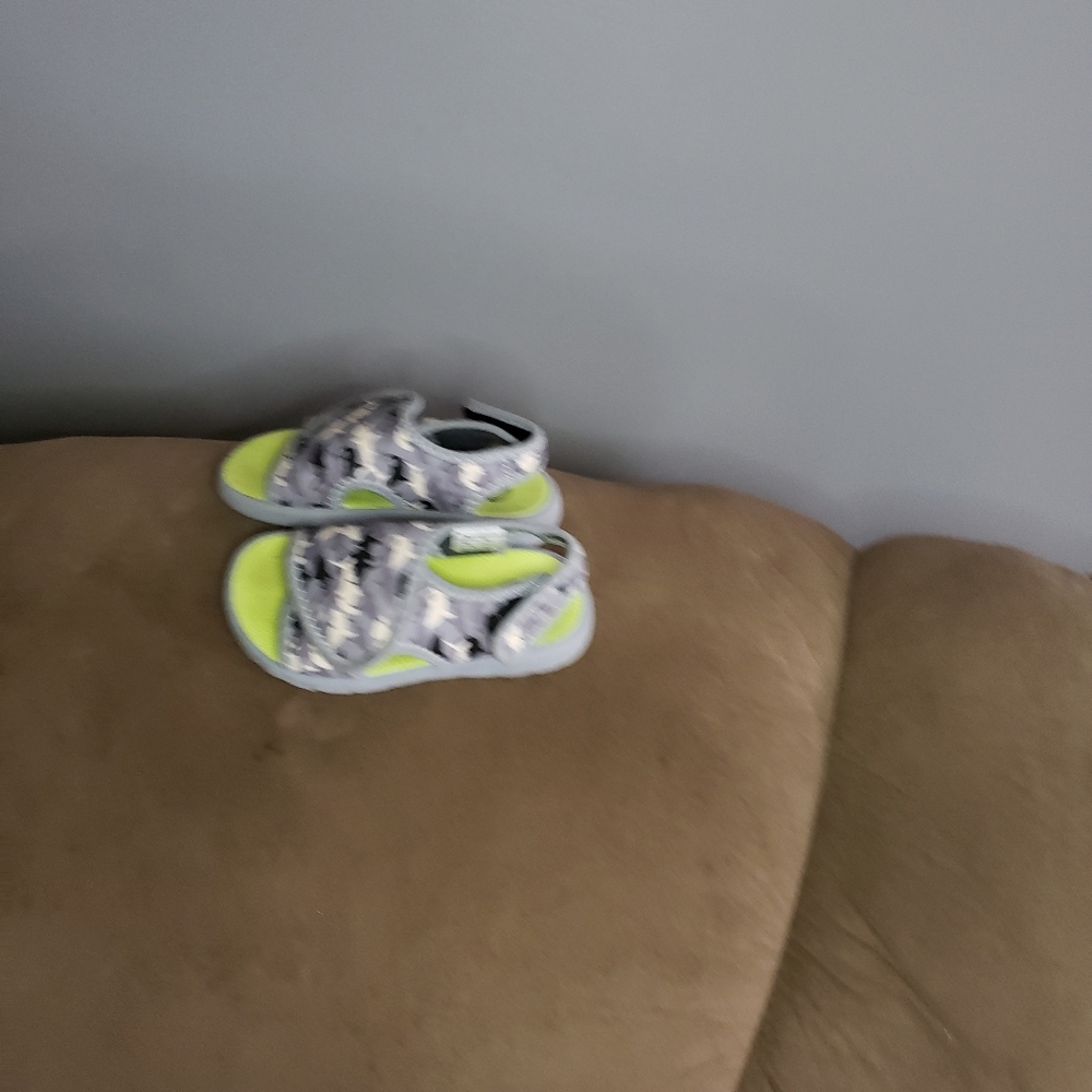 Sandals - Picture 2 of 2
